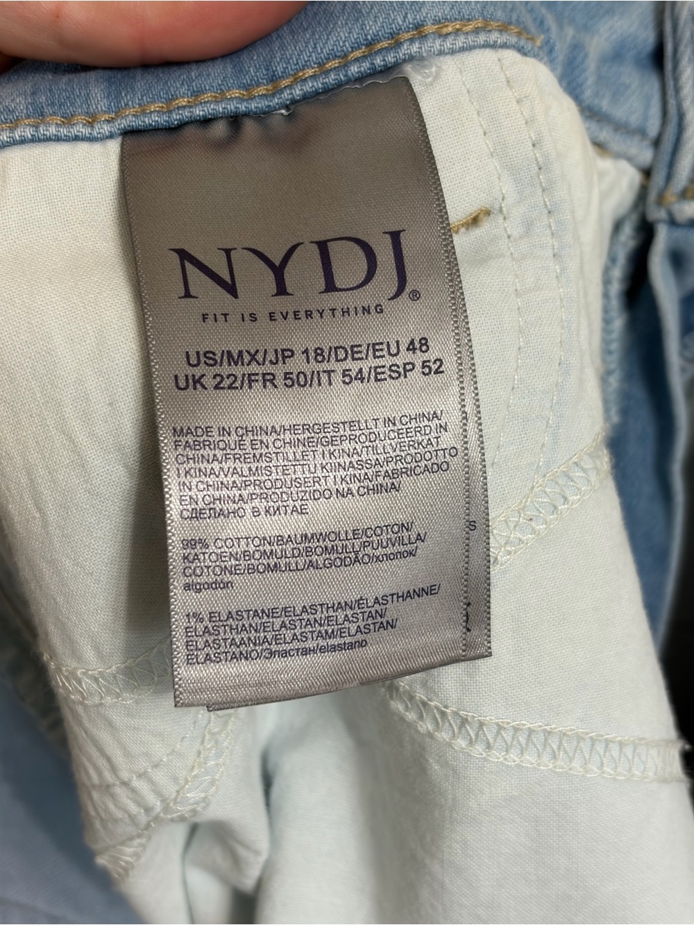 NEW NYDJ Stella Relaxed Tapered Ankle Jeans in Estrella Light Wash - Size 18 - Picture 8 of 10